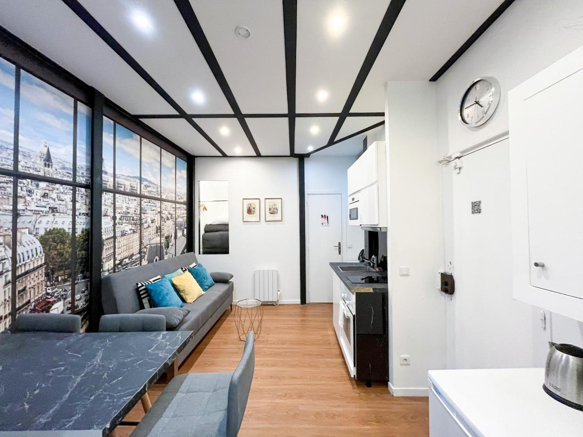 114 - Urban Saint Denis Couture Apartment