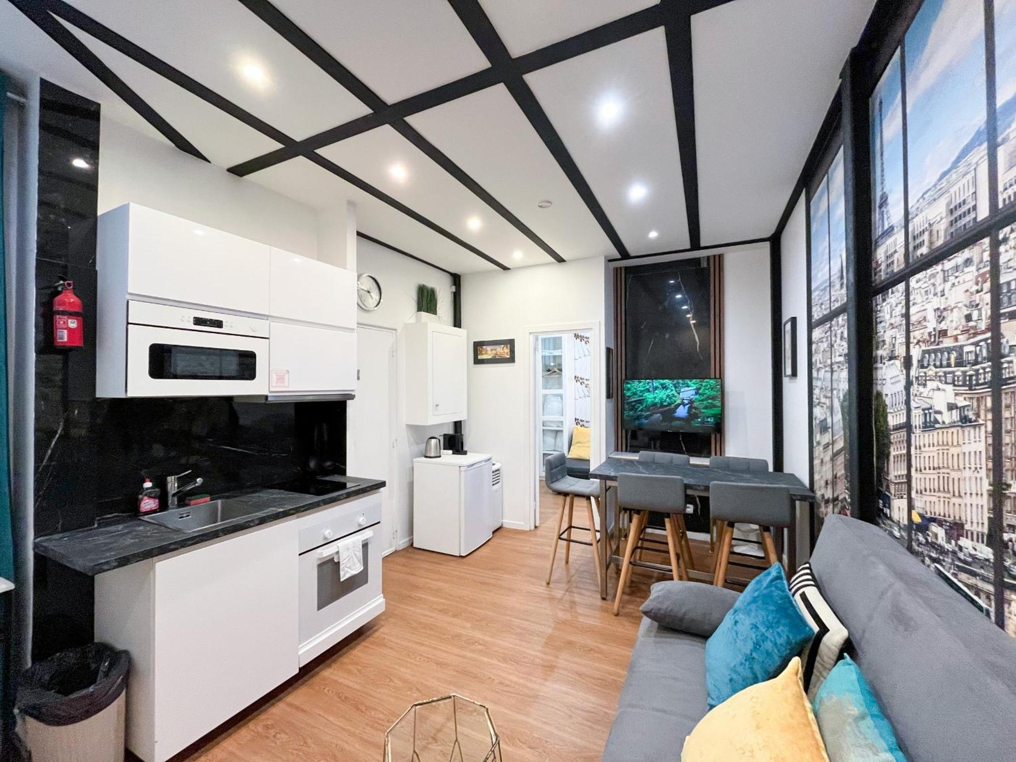 114 - Urban Saint Denis Couture Apartment Paris