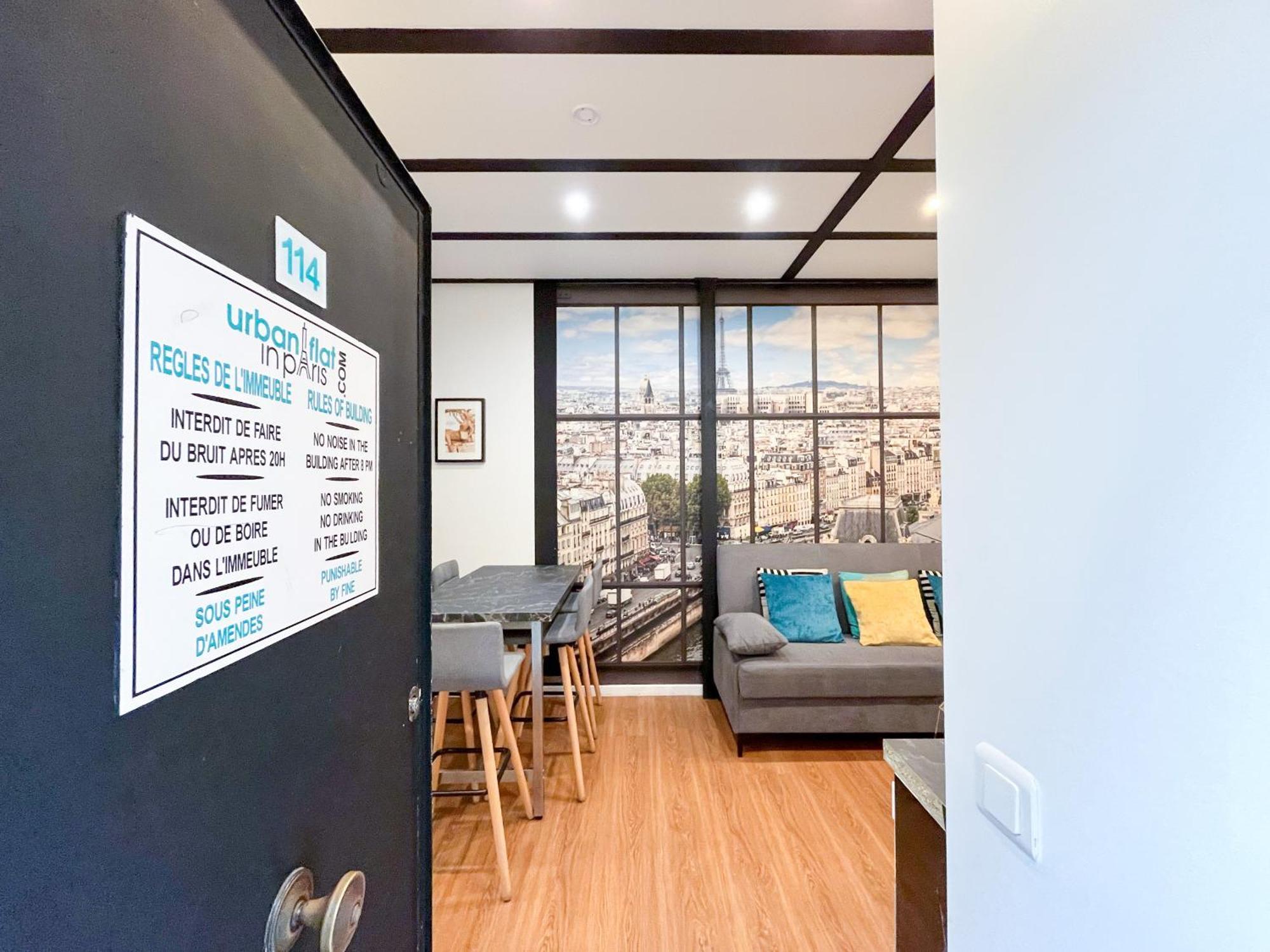 114 - Urban Saint Denis Couture Apartment *