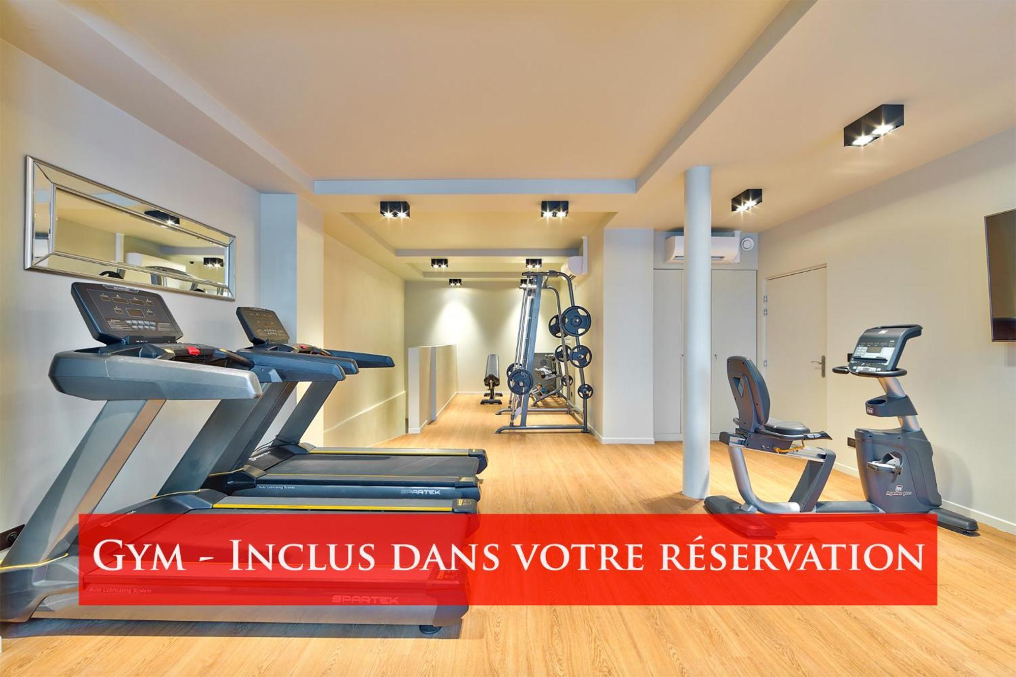 114 - Urban Saint Denis Couture Apartment Paris